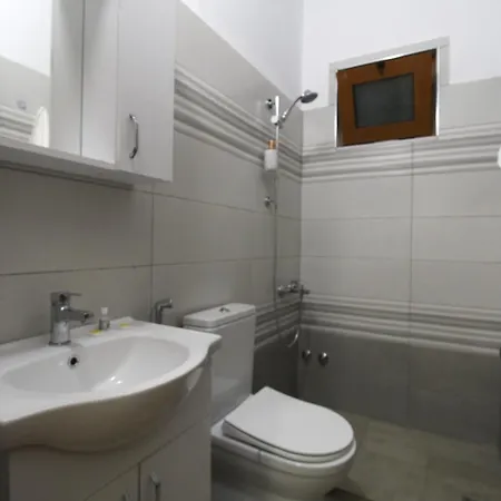 Ξενοδοχείο με διαμερίσματα Shameti 3*