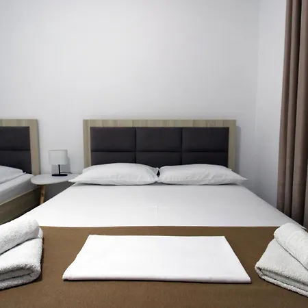 Ξενοδοχείο με διαμερίσματα Shameti 3*